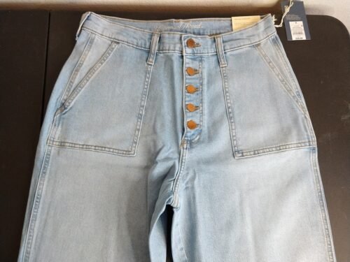 Universal Thread Jeans